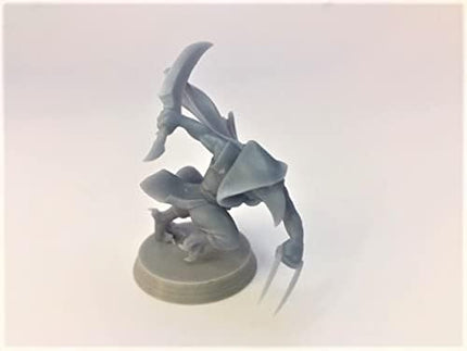 Kenku - Ravenfolk - HERO Creations - RPG - Dungeons and Dragons - DND - Pathfinder - Diorama - Figurine Miniature (Gray/Unpainted) (Rogue), Medium for 28mm scale