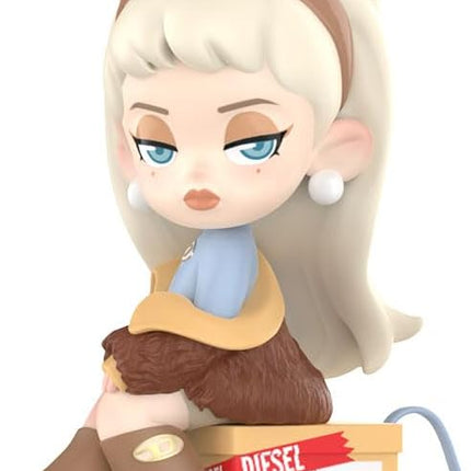 Dolores Action Figures for Home Decor, Collectible Toy Set for Desk Accessories (Brown)