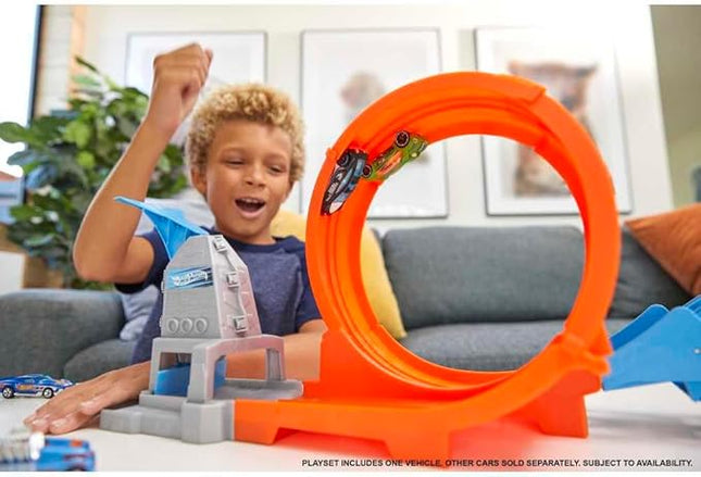 Hot Wheels Toy Car Track Set Loop Stunt Champion, Dual-Track Loop with Double-Car Launcher, Side-by-Side Racing, Includes 1 Toy Car in 1:64 Scale