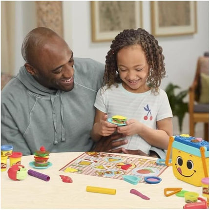 Play-Doh Picnic Shapes Starter Set, Preschool Arts and Crafts Kit with Picnic-Themed Tools & 6 Tubs, Sensory Toys for Kids Boys & Girls (3+), Non-Toxic Modelling Compound, Creative Craft Kit