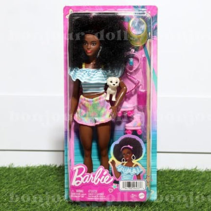Barbie Day & Play Doll With Fashion Roller Skates, Sporty Look, Toy +3 Years (Mattel HPL77)