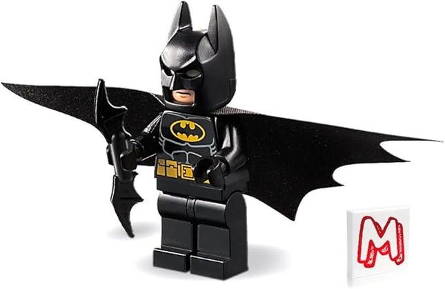 LEGO Super Heroes DC Batman Minifigure - Batman (in Black Suit with Outstretched Batcape and Bat-a-rang) 76158