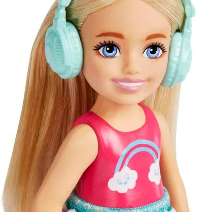 Barbie Chelsea Small Doll & 6 Accessories, Travel Set with Puppy, Pet Carrier & Backpack that Opens & Closes, Blonde Hair