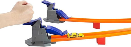 Hot Wheels Track Set Super Speed Blastway Playset, Dual-Track Racing for 1 or 2 Players, Includes 1:64 Scale Toy Car