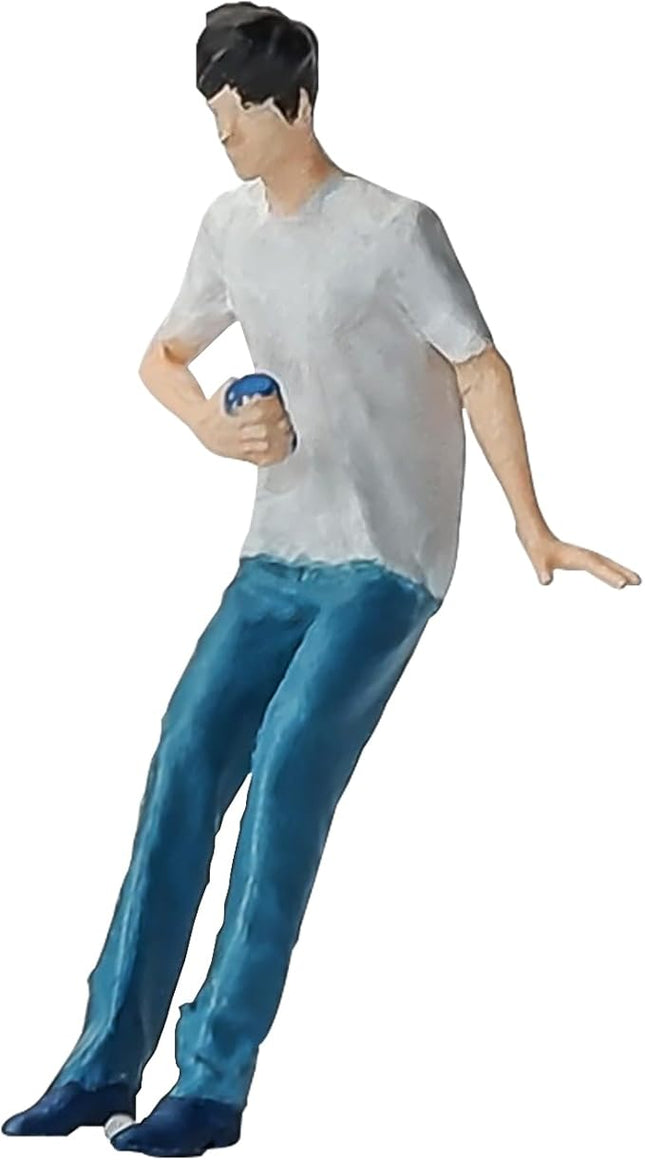 Painted Figure 1:64 Scale Mini Model Trains Architectural Plastic People Figures Leaning Man Figure Model,Suitable for Miniature Scenes(64114B)