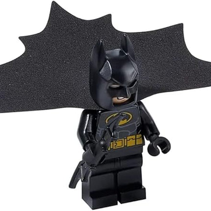 LEGO Super Heroes DC Batman Minifigure - Batman (in Black Suit with Outstretched Batcape and Bat-a-rang) 76158