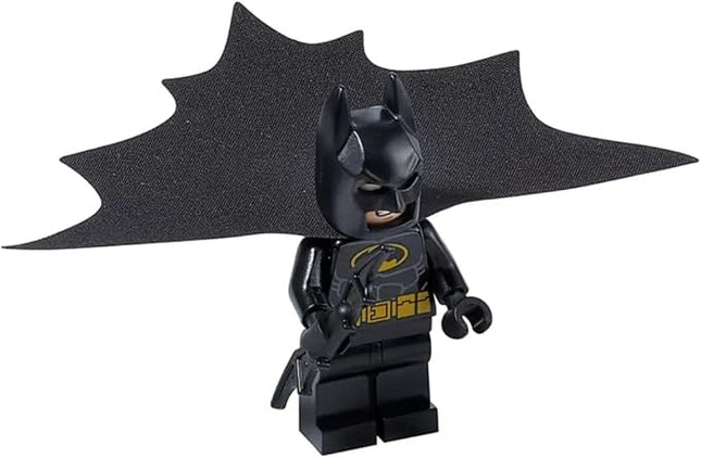 LEGO Super Heroes DC Batman Minifigure - Batman (in Black Suit with Outstretched Batcape and Bat-a-rang) 76158
