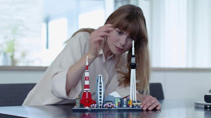 LEGO Architecture Skylines: Tokyo 21051 Building Kit, Collectible Architecture Building Set for Adults (547 Pieces)