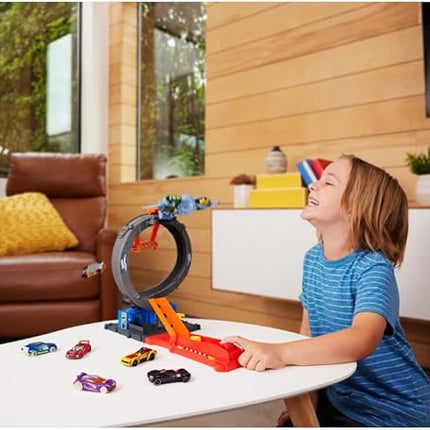Hot Wheels City Toy Car Track Set, Bat Loop Attack with Adjustable Loop & Launcher, 1:64 Scale Vehicle, Connects to Other Sets