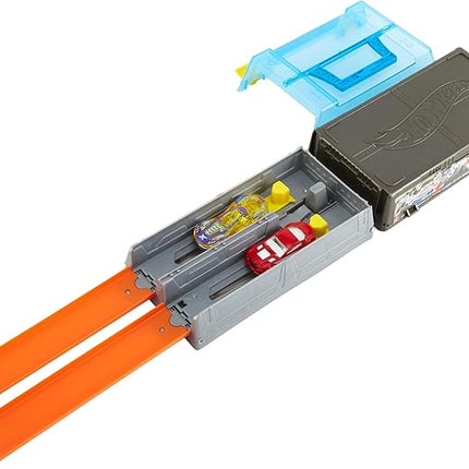 Hot Wheels Toy Cars & Track Set, Race Case Playset with 2 Vehicles in 1:64 Scale, Dual Launcher for Side-By-Side Racing & Portable Storage Container