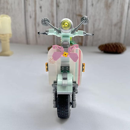 HOUXIPUPY Mini-Motorcyle Vespa-Model Building Blocks Set- Technic Vehicle Vespa Construction Building Blocks Collection Set 673 PCS for Teen and Adults