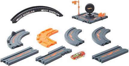 Hot Wheels City Track Pack, 10 Piece Set Includes Track Base & Various Track Pieces to Build a Cityscape, with 1 Hot Wheels Car, Connects to Other Sets, Gift for Kids 4 Years & Up