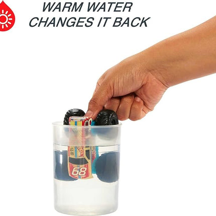 Hot Wheels Toy Monster Trucks, Color Reveal 1:64 Scale Vehicle with Clip-On Water Tank, Dunk in Water for Surprise (Styles May Vary)