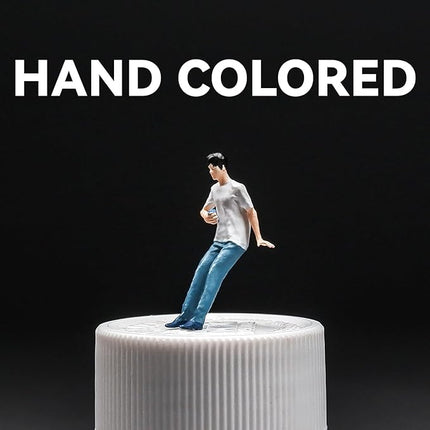 Painted Figure 1:64 Scale Mini Model Trains Architectural Plastic People Figures Leaning Man Figure Model,Suitable for Miniature Scenes(64114B)