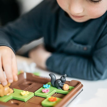 SmartGames Squirrels Go Nuts Sliding Logic Travel Puzzle Game with 60 Challenges for Kids Ages 6+