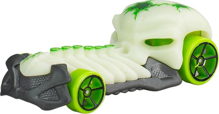 Hot Wheels Toy Cars & Trucks 5-Pack, Set of 5 Die-Cast Vehicles from The Animated Netflix Series Let’s Race!