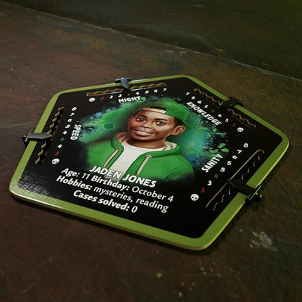 Avalon Hill Hasbro Gaming Betrayal at The House on The Hill 3rd Edition Cooperative Board Game,Ages 12 and Up,3-6 Players,50 Chilling Scenarios