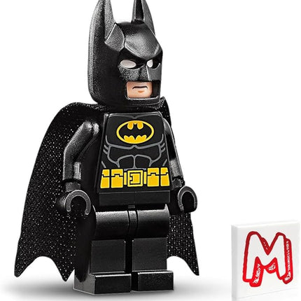 LEGO Super Heroes DC Batman Minifigure - Batman (in Black Suit with Batcape and Bat-a-rang) Junior Sets