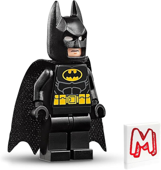 LEGO Super Heroes DC Batman Minifigure - Batman (in Black Suit with Batcape and Bat-a-rang) Junior Sets