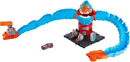 Hot Wheels City Wreck & Ride Gorilla Attack with 1 Car, Connects to Other Sets, Gas Station-Themed Set, Gift for Kids 4 to 8 Years Old