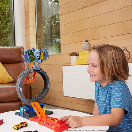 Hot Wheels City Toy Car Track Set, Bat Loop Attack with Adjustable Loop & Launcher, 1:64 Scale Vehicle, Connects to Other Sets