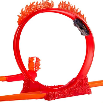 Hot Wheels Toy Car Track Set, Track Builder Playset Flame Stunt Pack with 16 Component Parts & 1:64 Scale Vehicle in Modular Storage Container