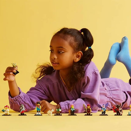 Lego Minifigures Series 25 Collectible Figures, Surprise Adventure Toy Building Set for Independent Play, Gift Idea for Boys, Mystery Figures, Girls and Kids Aged 5 Years Old and Up, 71045