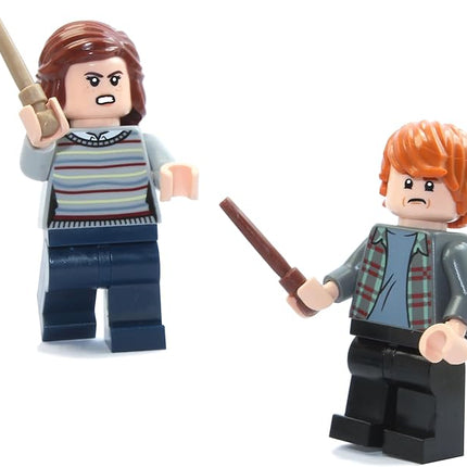 LEGO Harry Potter Minifigure Combo - Hermione in Stripped Sweater and Ron Weasley in Plaid Shirt (Adult Version) with Wands