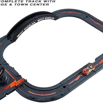 Hot Wheels City Track Pack, 10 Piece Set Includes Track Base & Various Track Pieces to Build a Cityscape, with 1 Hot Wheels Car, Connects to Other Sets, Gift for Kids 4 Years & Up
