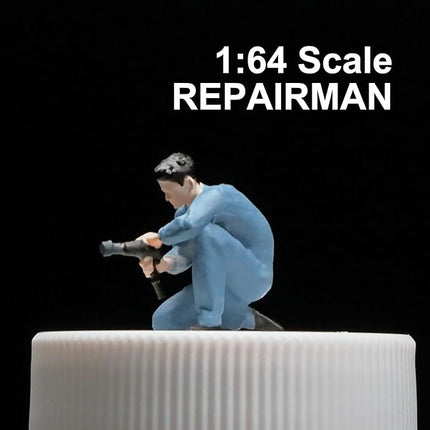 1:64 Scale Mini Model Trains Architectural Plastic People Figure, Squatting Photography Man, Brown