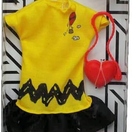 Barbie Fashion Peanuts Character Outfit Set – Bundle of 4 Clothing Packs with Accessories | Fits Most Dolls | Snoopy & Friends Themed Wardrobe | Ages 3+