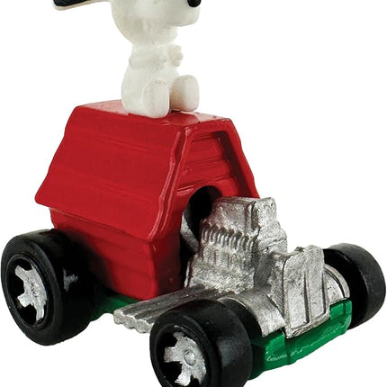 World's Smallest Hot Wheels Snoopy, Miniature Peanuts World War I Flying Ace Car, Die-Cast Metal with Real Working Wheels, Includes Collector Case Diorama, Toy Car, Die Cast Toy Car, Ages 8 and Up