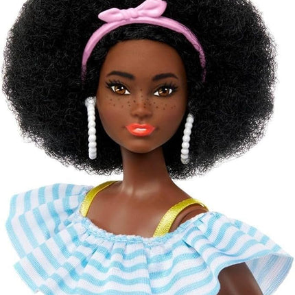 Barbie Day & Play Doll With Fashion Roller Skates, Sporty Look, Toy +3 Years (Mattel HPL77)