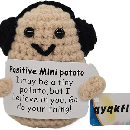 1 Pcs Positive Mini Funny Potato Holding Card Crochet Easter Birthday Christmas Mom Dad Sister Friend Wife Husband Colleauge College Students Coworkes Cheer Up Gift Decor