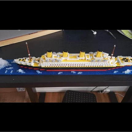 Titanic Ship Model Building Block Set, 3D Puzzle Sets DIY Educational Toys, Bricks Toy, with 1860Pcs Micro Mini Blocks, Ideal Gift for Kids and Adults