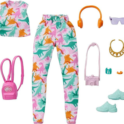 Barbie Fashion Pack of Doll Clothes Inspired by Jurassic World, Collectible Set Includes Crop Top & Jogger Pants with Dinosaur Print & 8 Accessories