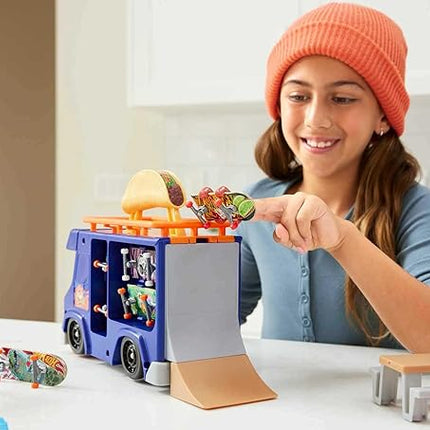 Hot Wheels Skate Taco Truck Play Case, Portable Fingerboard Skatepark Playset for Kids, 1 Exclusive Board, 1 Pair of Removable Skate Shoes & Storage