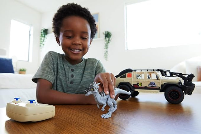 Matchbox RC Jurassic World Dominion Jeep Gladiator, 6-inch Dracorex Dinosaur Figure, Remote-Control Toy Car with Auto-Capture Claw