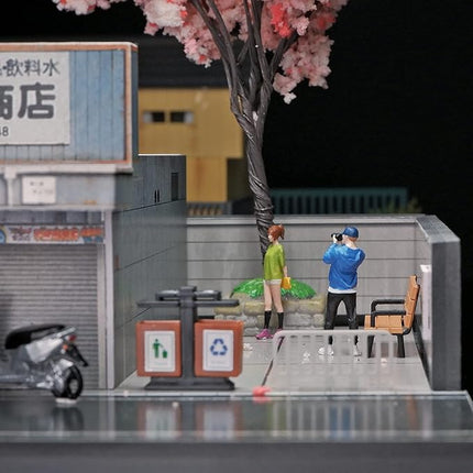 Painted Figure 1:64 Scale Mini Model Trains Architectural Plastic People Figures Standing Blue Photographer Boy Figure Model,Suitable for Miniature Scenes(64089B)