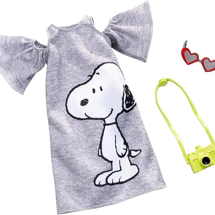 Barbie Fashion Peanuts Character Outfit Set – Bundle of 4 Clothing Packs with Accessories | Fits Most Dolls | Snoopy & Friends Themed Wardrobe | Ages 3+