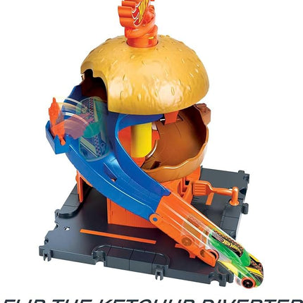 Hot Wheels City Burger Drive-Thru Playset with 1 Vehicle, Connects to Other Playsets & Tracks, Gift for Kids Ages 4 to 8 Years Old