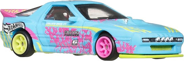 Hot Wheels Premium Car Culture Collectible Toy Car, 1:64 Scale Die-Cast Mazda RX7 FC Pandem, Silhouettes Vehicle with Real Riders Tires