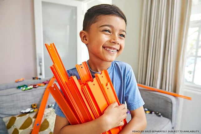 Hot Wheels Toy Car Straight Track Set with 37 Component Building Parts & 1:64 Scale Vehicle