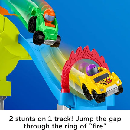 Fisher-Price Little People Toddler Toy Hot Wheels Spiral Stunt Speedway Race Track Playset with 2 Cars for Pretend Play Kids Ages 18+ Months