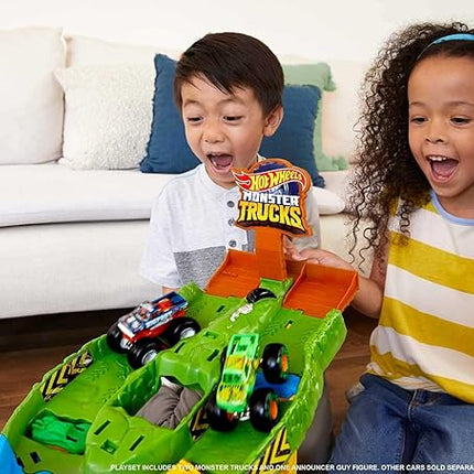 Hot Wheels Monster Trucks Playset with Monster Trucks Bigfoot & Gunkster, Convenient Storage, Wreckin’ Raceway