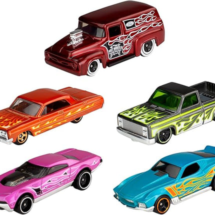 Hot Wheels 1:64 Scale Die-Cast Toy Cars 5-Pack, Set of 5 Toy Race Cars, Hot Rods, Character Cars, Rescue or Pick-Up Trucks (Styles May Vary)