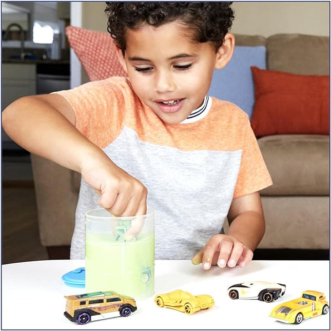Hot Wheels Cars, Set of 2 Color Reveal Vehicles in 1:64 Scale with Surprise Initial Reveal & Repeat Color-Change Feature in Very Warm & ICY Cold Water (Styles May Vary)