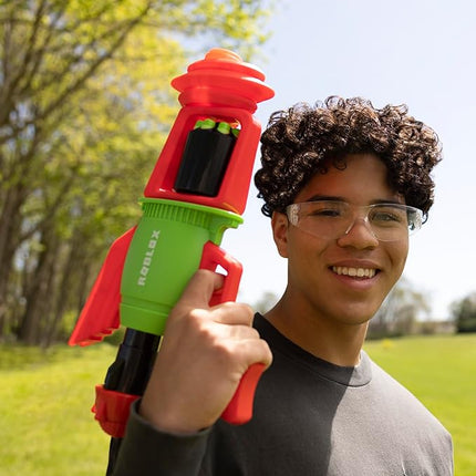 Nerf Roblox Build A Boat for Treasure: Spacelock Ray Blaster, Includes Code to Redeem Exclusive Virtual Item, 8 Elite Darts