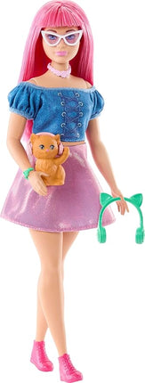 Barbie Mysteries: Beach Detectives Daisy Doll Wearing Signature Removeable Outfit with Storytelling Accessories, Including Pet Kitten