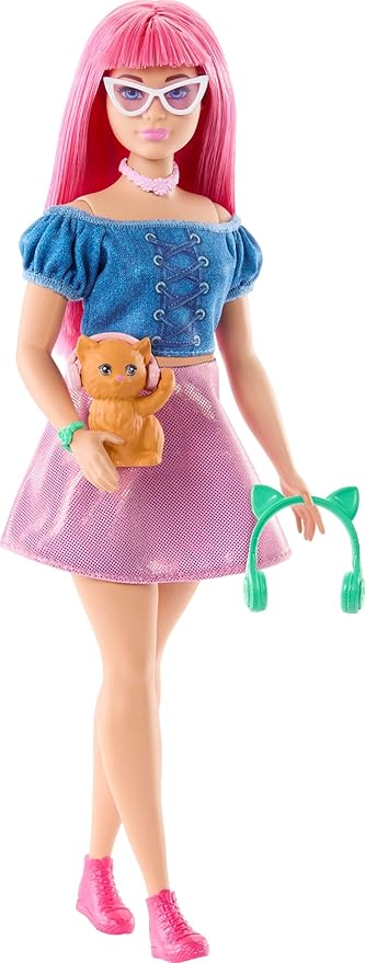 Barbie Mysteries: Beach Detectives Daisy Doll Wearing Signature Removeable Outfit with Storytelling Accessories, Including Pet Kitten